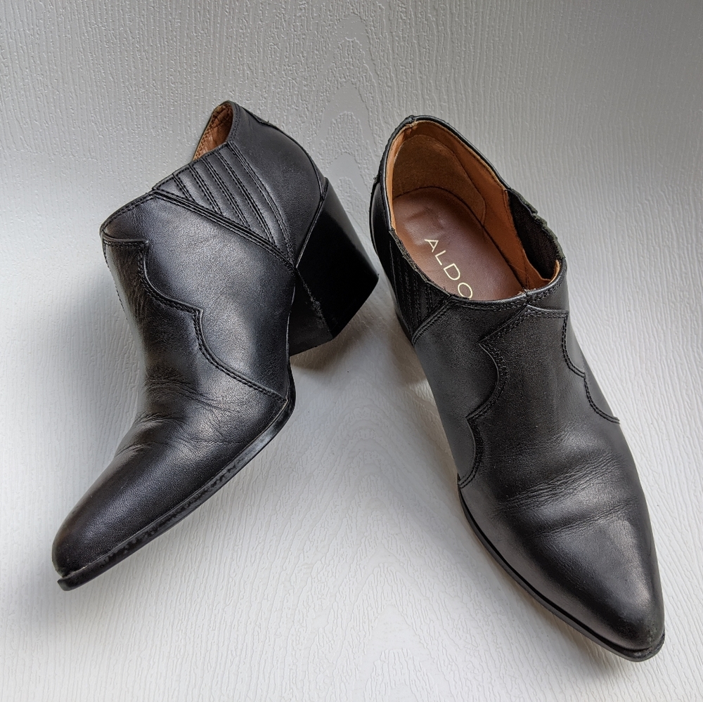 Aldo Western leather booties size 8.5
